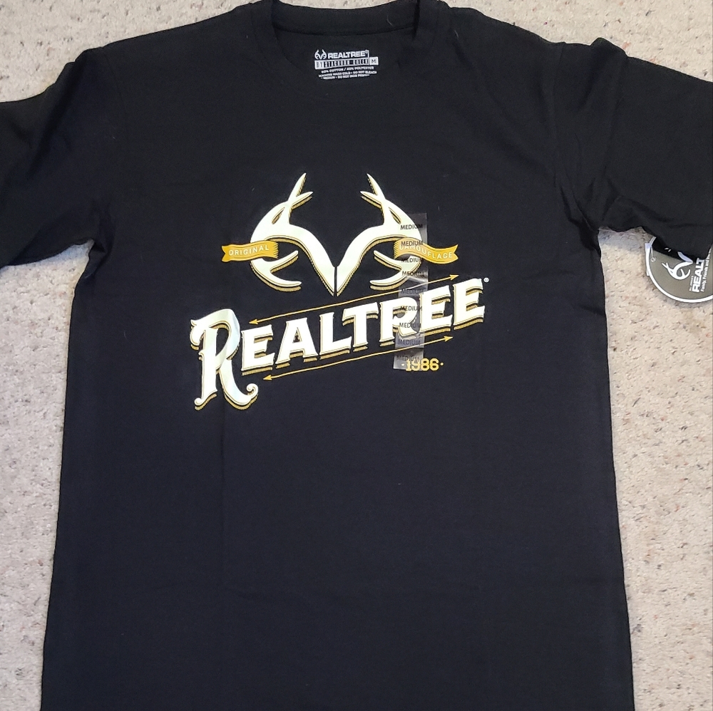 RealTree Black short sleeve T-shirt, M.NWT.